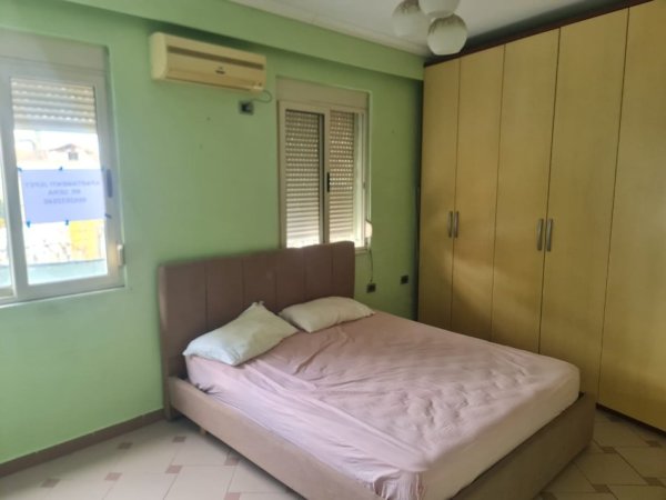 Tirane, jepet me qera apartament 1+1 Kati 2, 74 m² 650 € (Rruga e Kavajes)