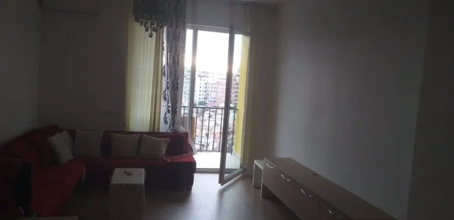 Tirane, jepet me qera apartament 1+1+Ballkon Kati 4, 78 m² 400 € (Grand Galleria)