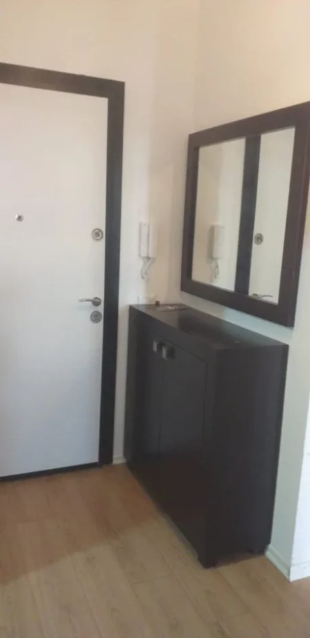 Tirane, jepet me qera apartament 1+1+Ballkon Kati 4, 78 m² 400 € (Grand Galleria)