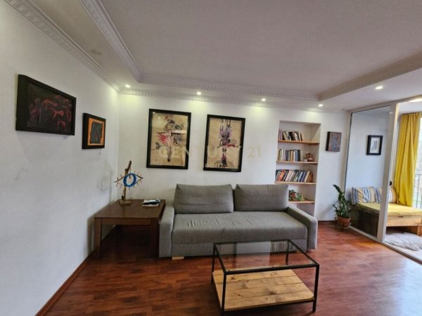 Tirane, jepet me qera apartament 1+1 Kati 2, 67 m² 750 € (Qender)