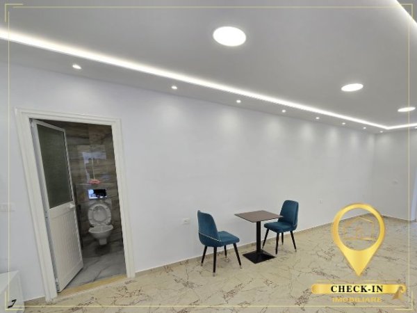 Tirane, shitet dyqan Kati 0, 50 m² 280.000 € (21 Dhjetori, afer Joenes)