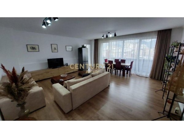 Tirane, jepet me qera apartament 1+1 Kati 6, 84 m² 850 € (Qrnder ADORE106332)