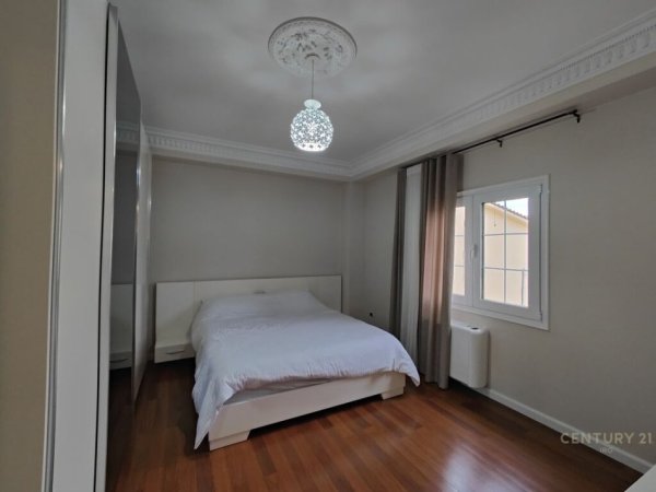 Tirane, jap me qera apartament 2+1+POST PARKIMI , 110 m² 800 € (Selitë)