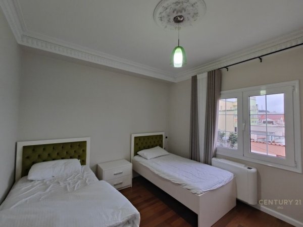 Tirane, jap me qera apartament 2+1+POST PARKIMI , 110 m² 800 € (Selitë)