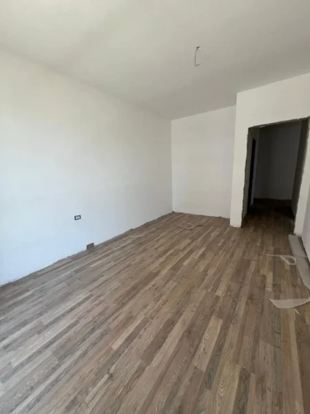 Tirane, shitet apartament 2+1+Ballkon Kati 2, 125 m² 124.500 € (Univers City)