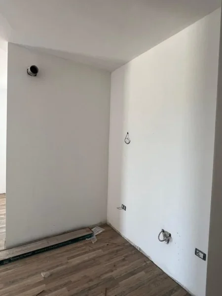 Tirane, shitet apartament 2+1+Ballkon Kati 2, 125 m² 124.500 € (Univers City)