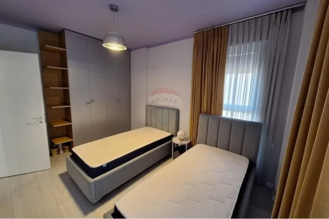 Tirane, jepet me qera apartament 2+1+Ballkon Kati 8, 100 m² 800 € (don bosko)