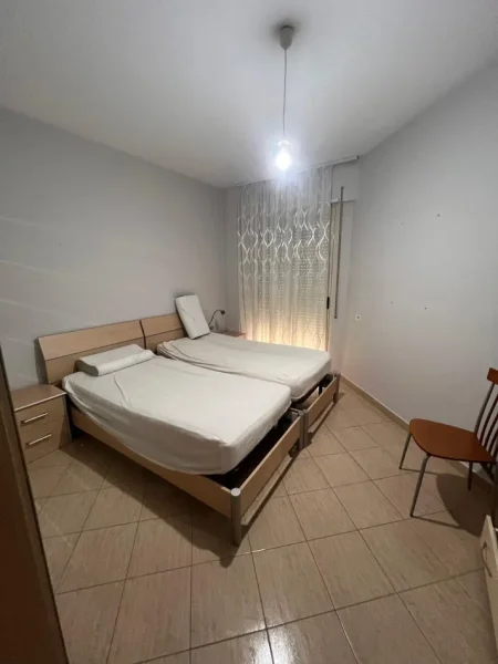 Tirane, jepet me qera apartament 1+1 Kati 7, 70 m² 500 € (APARTAMENT 1+1 ME QIRA TEK SELVIA)