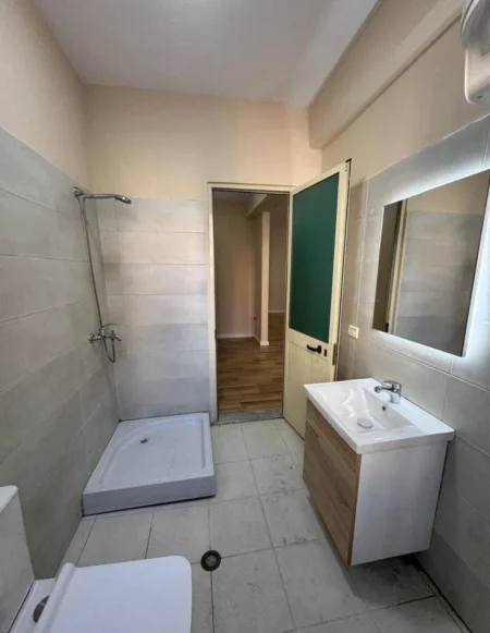 Tirane, shitet apartament 2+1+Aneks+Ballkon Kati 2, 83 m² 115.000 € (astir)