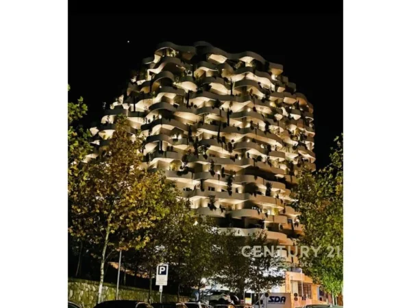 Tirane, shes apartament 3+1+2+POST PARKIMI , 255 m² 1.100.000 € (Lion Park, Rruga e Elbasanit)