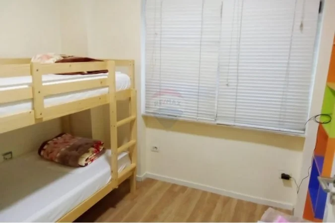 Tirane, jepet me qera apartament 2+1 Kati 3, 70 m² 600 € (rruga e barrikadave)