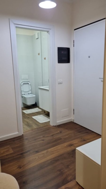 Tirane, jepet me qera apartament 1+1+Ballkon Kati 3, 63 m² 650 € (Kristal)