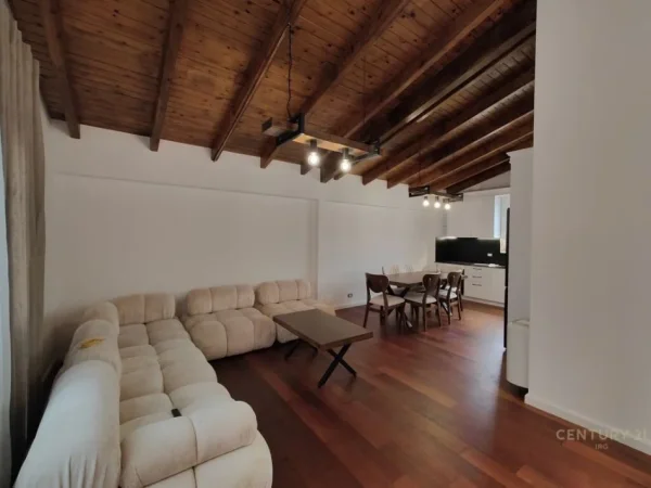 Tirane, jap me qera apartament 2+1+POST PARKIMI , 100 m² 950 € (Selitë)
