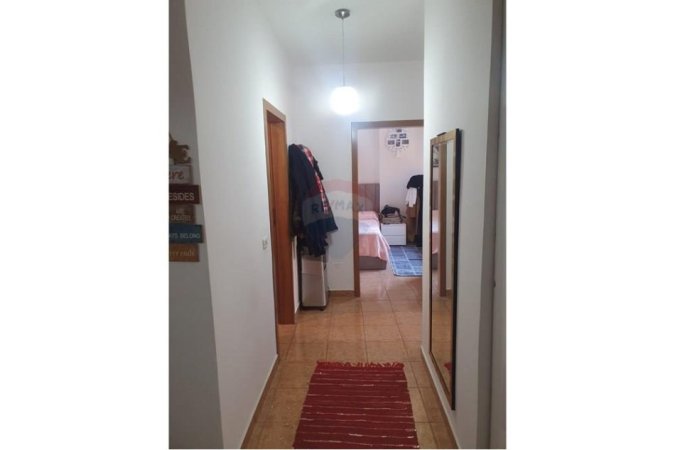 Tirane, jepet me qera apartament 2+1 Kati 3, 101 m² 550 € (Pazari i ri)