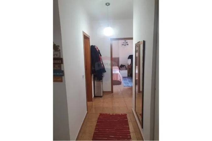 Tirane, jepet me qera apartament 2+1 Kati 3, 101 m² 550 € (Pazari i ri)