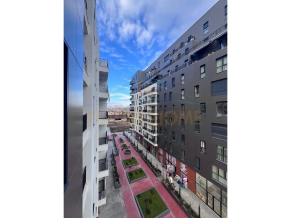Tirane, shitet apartament 1+1+Ballkon Kati 4, 77 m² 135.625 € (Don Bosko)