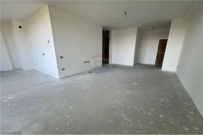 Tirane, shitet 2+1+Ballkon Kati 5, 1.221 m² 320.000 € 
