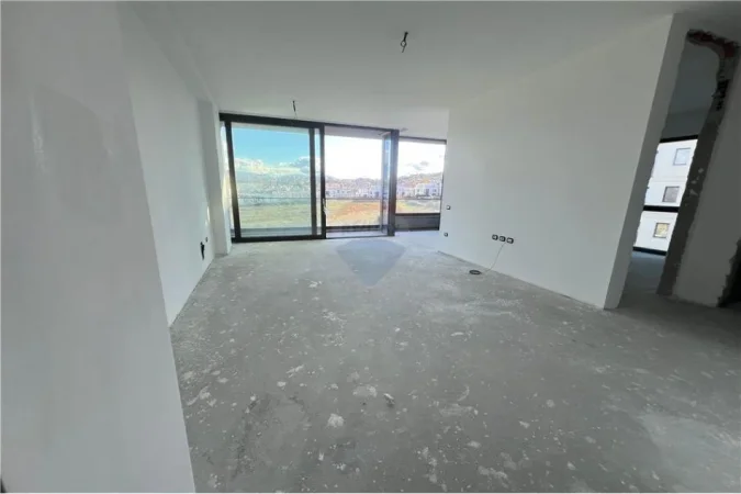 Tirane, shitet 2+1+Ballkon Kati 5, 1.221 m² 320.000 € 