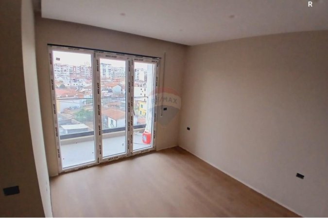 Tirane, shitet apartament 1+1+Ballkon Kati 4, 58 m² 105.600 € 
