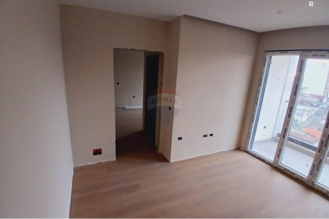 Tirane, shitet apartament 1+1+Ballkon Kati 4, 58 m² 105.600 € 
