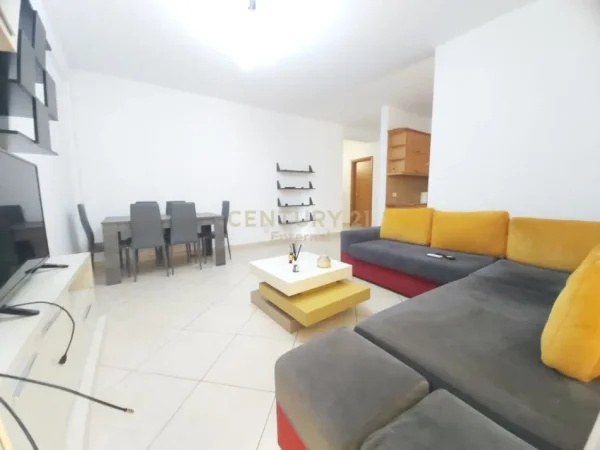 Tirane, jepet me qera apartament 2+1+2 , 120 m² 500 € (Kodra e Diellit)