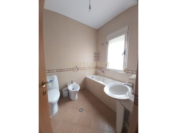 Tirane, jepet me qera apartament 2+1+2 , 120 m² 500 € (Kodra e Diellit)