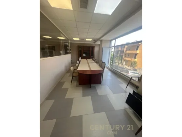 Tirane, shes ambjent biznesi , 442 m² 1.017.359 € (Rruga e Elbasanit)