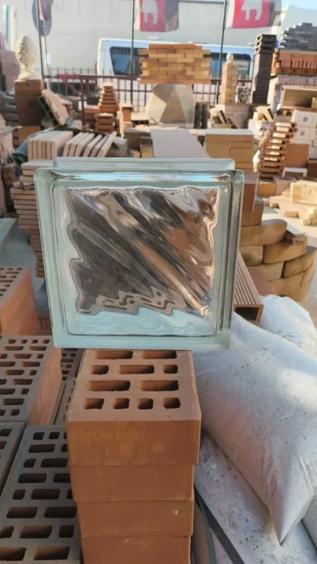 Tirane, shes Tulla xhami për veshje ambjentesh, tulla shamat zjarrduruese të reja dhe të përdorura, oxhaqe, furra, Tulla balte dekorative antike etj,,, 10 €