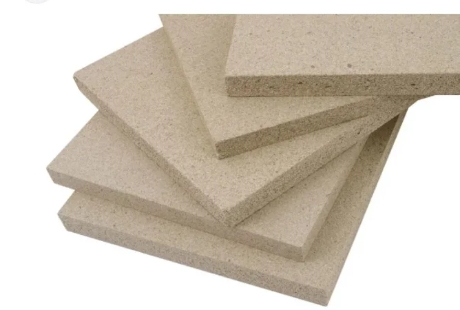 Tirane, shes Tulla xhami për veshje ambjentesh, tulla shamat zjarrduruese të reja dhe të përdorura, oxhaqe, furra, Tulla balte dekorative antike etj,,, 10 €