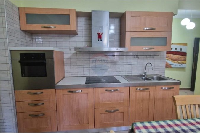 Tirane, jepet me qera apartament 1+1 Kati 2, 66 m² 650 € (rruga durrsit)