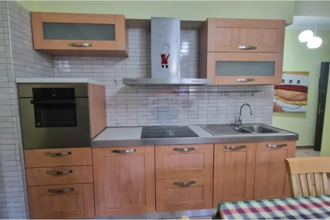 Tirane, jepet me qera apartament 1+1 Kati 2, 66 m² 650 € (rruga durrsit)
