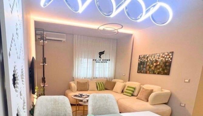Tirane, jepet me qera apartament 1+1+Ballkon Kati 2, 62 m² 900 € (BLLOK)