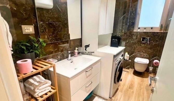 Tirane, jepet me qera apartament 1+1+Ballkon Kati 2, 62 m² 900 € (BLLOK)