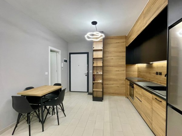Tirane, jepet me qera apartament 1+1+Ballkon Kati 12, 72 m² 500 € (Golden Park 3)