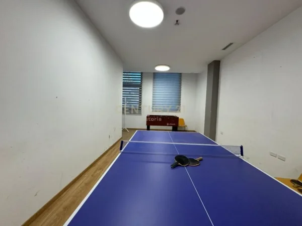 Tirane, jepet me qera ambjent biznesi Kati 1, 4.600 m² 4.600 € (Tregu Elektrik)