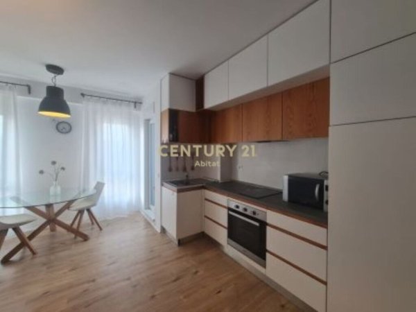 Tirane, jepet me qera apartament 1+1+Aneks+Ballkon Kati 11, 58 m² 500 € (KOMPLEKSI KONTAKT: APARTAMENT 1+1 ME QIRA)