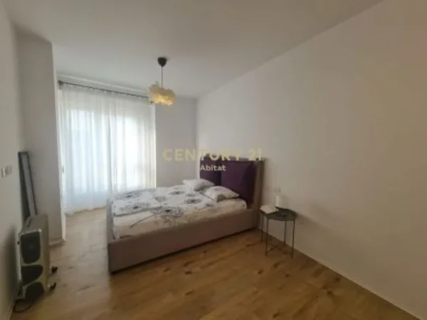Tirane, jepet me qera apartament 1+1+Aneks+Ballkon Kati 11, 58 m² 500 € (KOMPLEKSI KONTAKT: APARTAMENT 1+1 ME QIRA)
