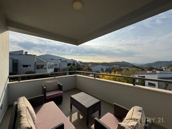 Tirane, jepet me qera Vile 3 Katshe Kati 3, 580 m² (Long Hill Residence)
