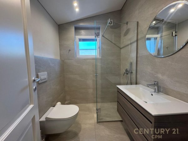 Tirane, jepet me qera Vile 3 Katshe Kati 3, 580 m² (Long Hill Residence)