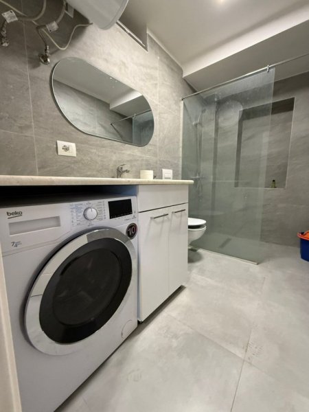 Tirane, jepet me qera apartament 1+1+Ballkon Kati 3, 64 m² 600 € (Stadiumi Dinamo)