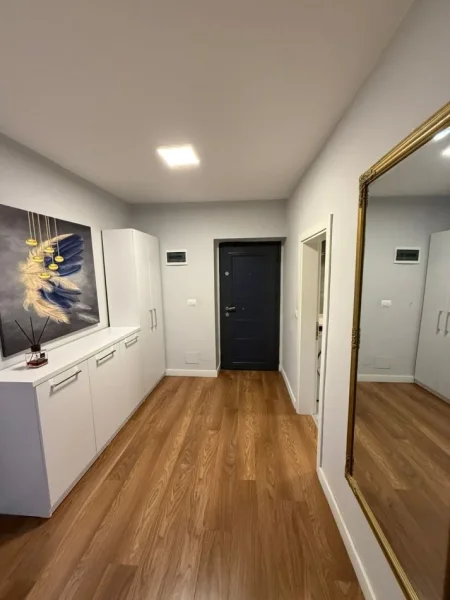 Tirane, jepet me qera apartament 1+1+Ballkon Kati 3, 64 m² 600 € (Stadiumi Dinamo)