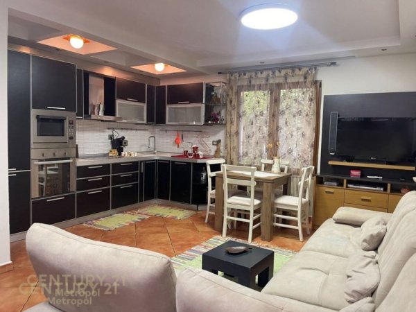 Tirane, jepet me qera apartament 2+1+Aneks+Ballkon Kati 2, 85 m² 750 € (PAZARI I RI)