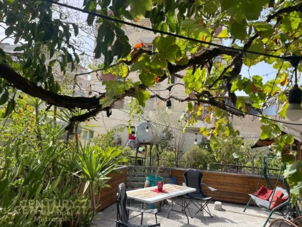 Tirane, jepet me qera apartament 2+1+Aneks+Ballkon Kati 2, 85 m² 750 € (PAZARI I RI)