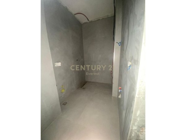 Tirane, shes apartament 2+1+Aneks+Ballkon Kati 8, 104 m² 195.000 € (BULEVARDI I RI)