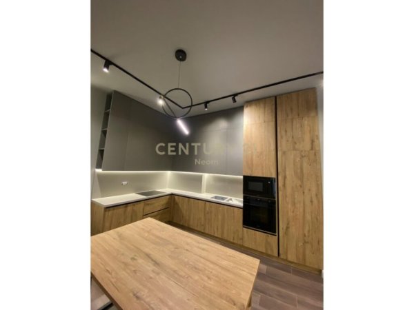 Tirane, jepet me qera apartament 2+1+Aneks+Ballkon Kati 1, 107 m² 1.000 € (KOMPLEKSI PANORAMA)