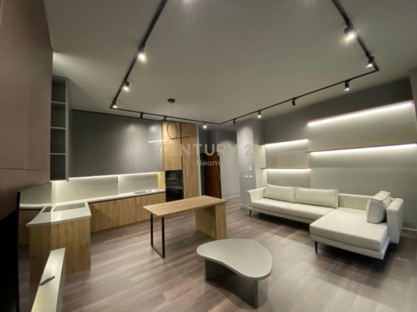 Tirane, jepet me qera apartament 2+1+Aneks+Ballkon Kati 1, 107 m² 1.000 € (KOMPLEKSI PANORAMA)