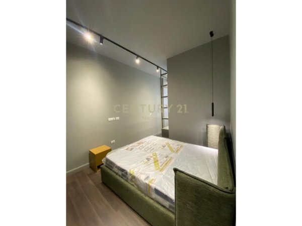 Tirane, jepet me qera apartament 2+1+Aneks+Ballkon Kati 1, 107 m² 1.000 € (KOMPLEKSI PANORAMA)