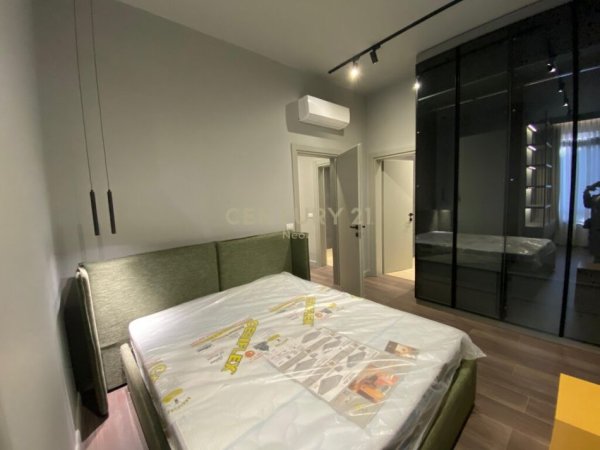 Tirane, jepet me qera apartament 2+1+Aneks+Ballkon Kati 1, 107 m² 1.000 € (KOMPLEKSI PANORAMA)