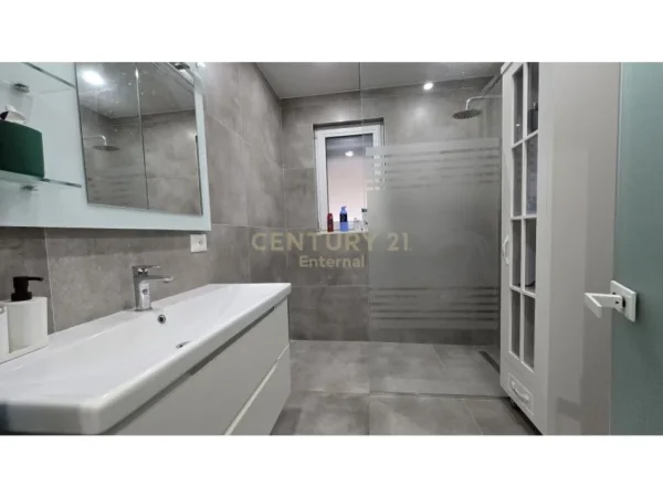 Tirane, shes apartament 2+1+Aneks+Ballkon Kati 2, 91 m² 255.000 € (ISH BLLOK)