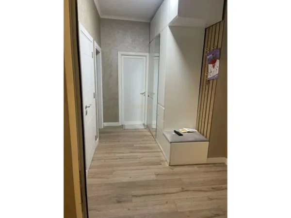 Tirane, jepet me qera apartament 3+1+Aneks+Ballkon Kati 2, 105 m² 900 € (Kopshti Botanik Zoologjik)
